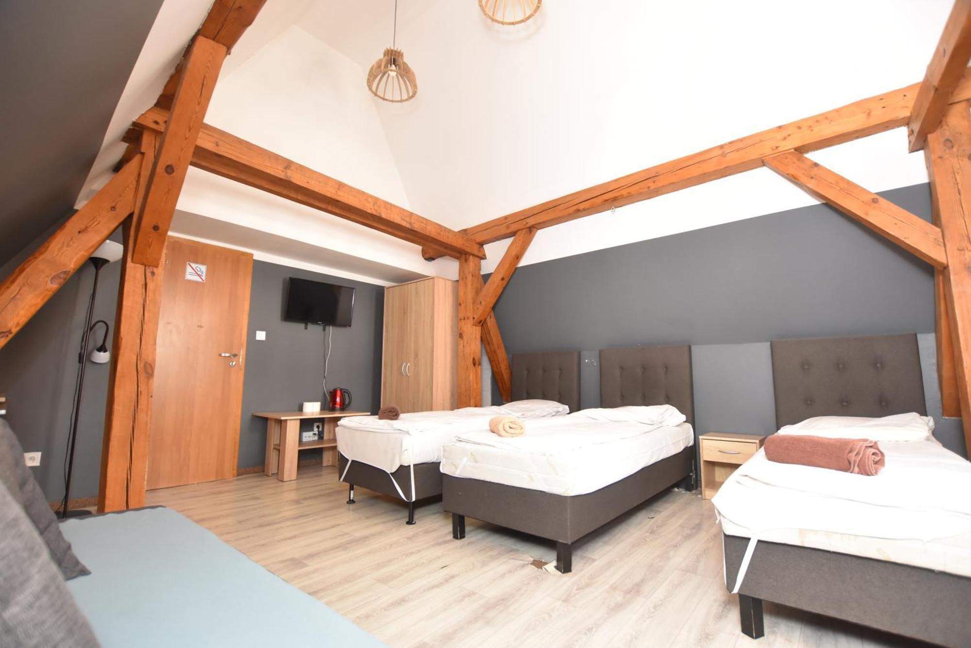 Dukes Hostel - Pokoje Prywatne, Rynek - Wroclaw — Zdjęcia 3